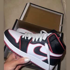 Retro High Jordan 1 Bloodline